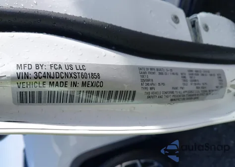 2025 Jeep Compass Limited 4X4 z USA, uszkodzony, nr VIN 3C4NJDCNXST601858